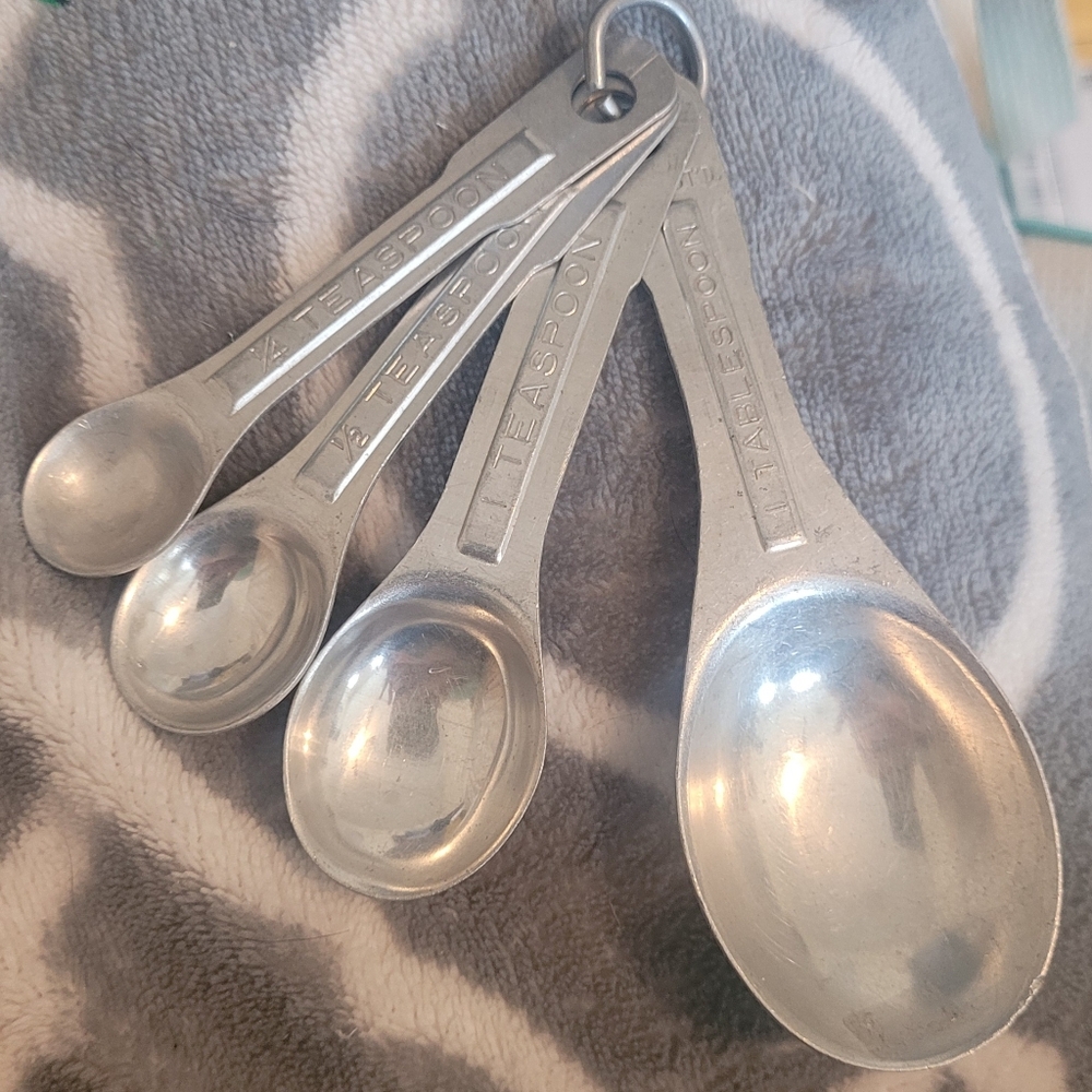 Vintage Measuring Spoon Set